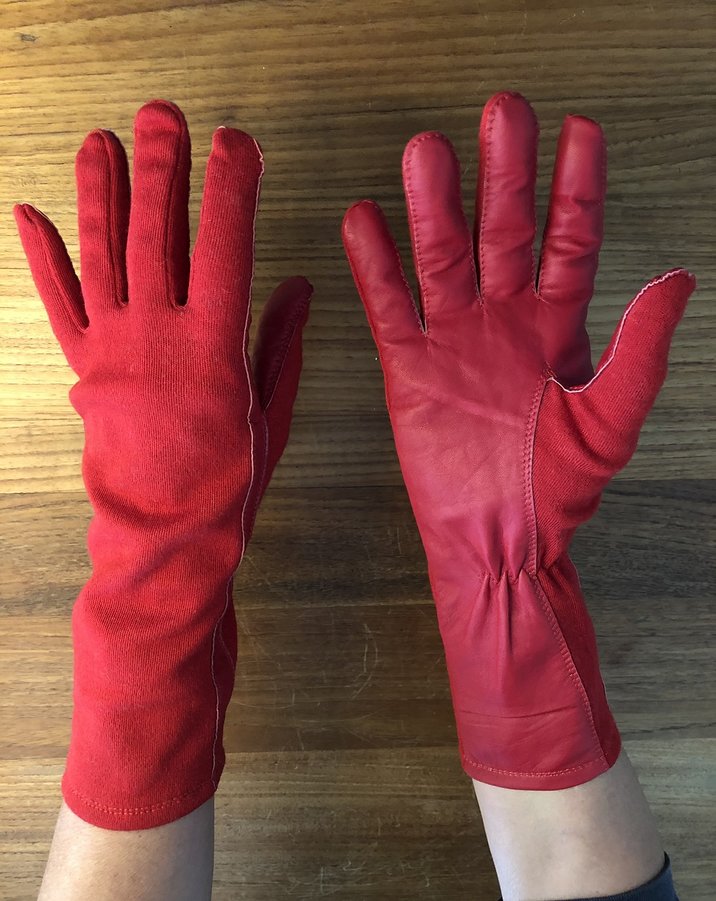 Nomex-pilot-gloves-(Red-Arrows-red)