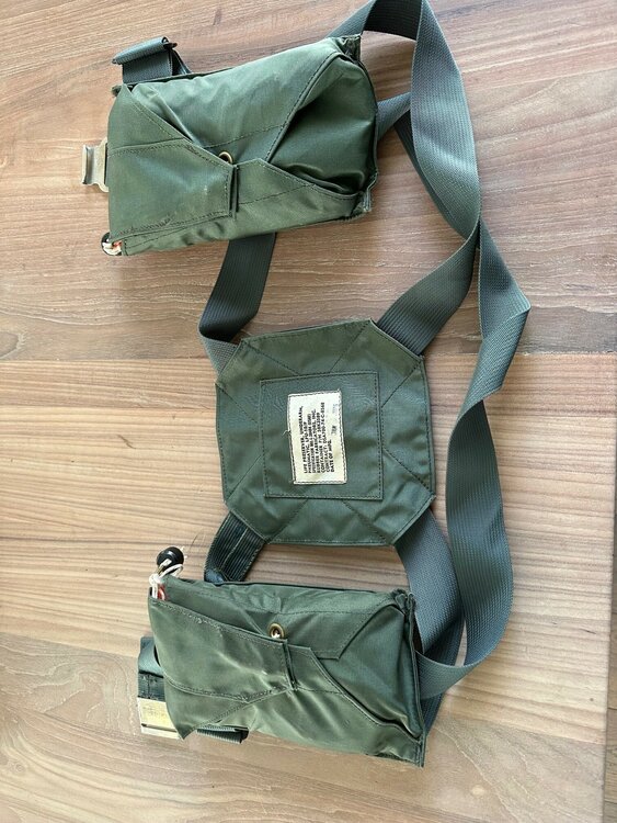 Life Preserver LPU-10/P underarm used on the F-104 and F-84F