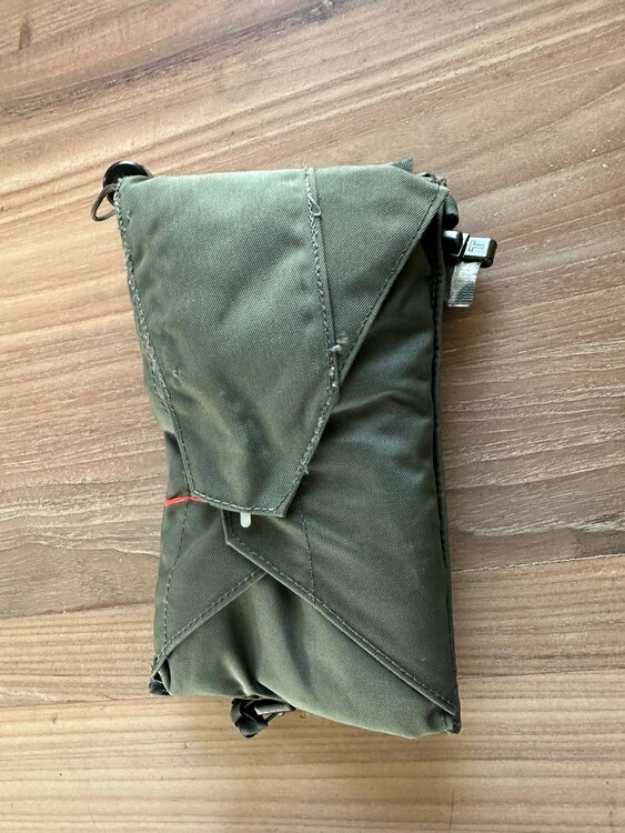 Life Preserver LPU-3/P underarm used on the F-16