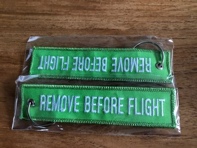REMOVE BEFORE FLIGHT embroidered keychain keyring bagagelabel