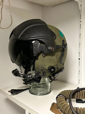 Alpha 200 flight helmet size Medium