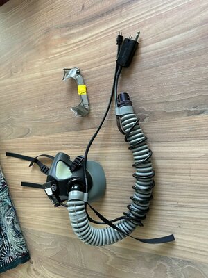 Gentex US Navy MBU-23/P oxygen mask size Medium Wide like new & complete