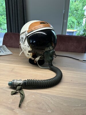P-4A flight helmet + MBU-3/P oxygen mask