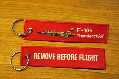 F-105 Thunderchief keyring keychain bagagelabel Remove Before Flight