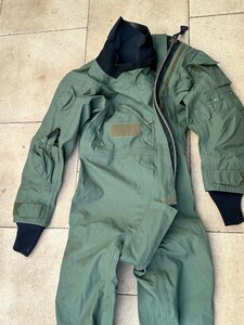 Dompel suit F-16 fighter pilot