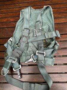 F-16 fighter pilot harness with special closure on it
